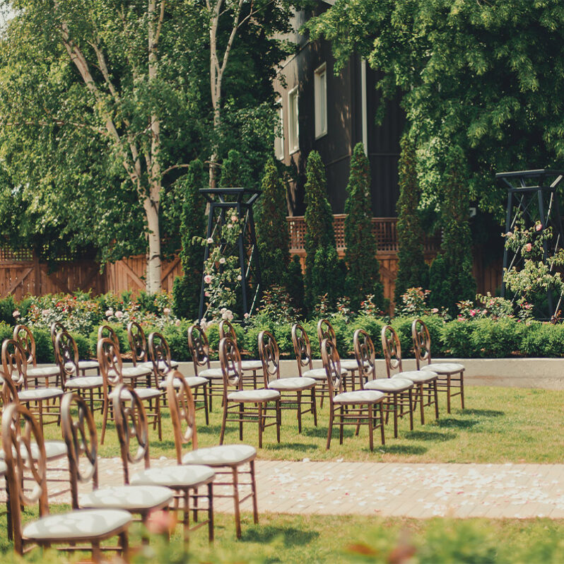 Garden weddings in Niagara-on-the-Lake in The Gardens at Pillar and Post