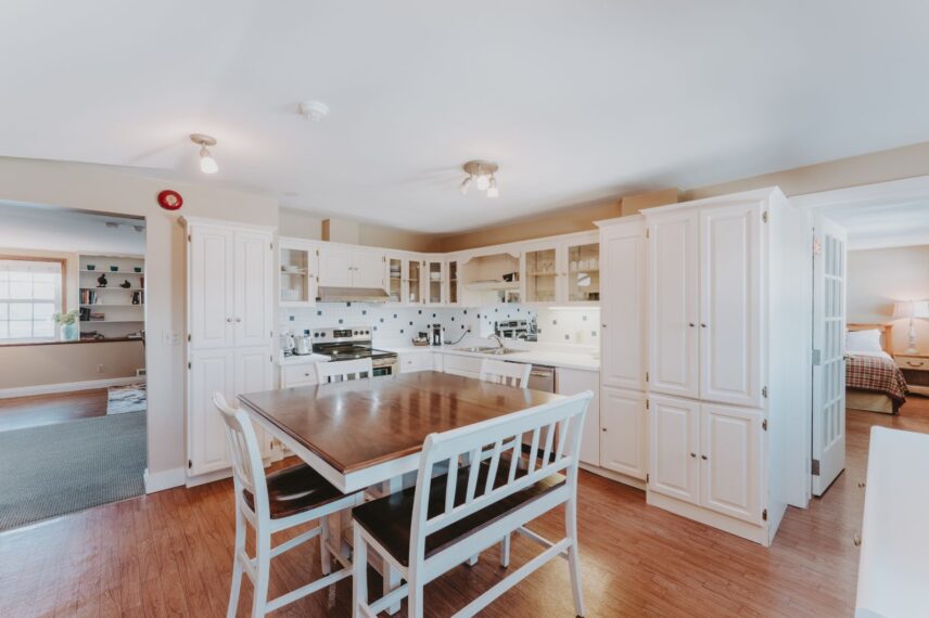 Fully equipped kitchen in the Mirabella Suite at Moffat Inn in Niagara on the Lake