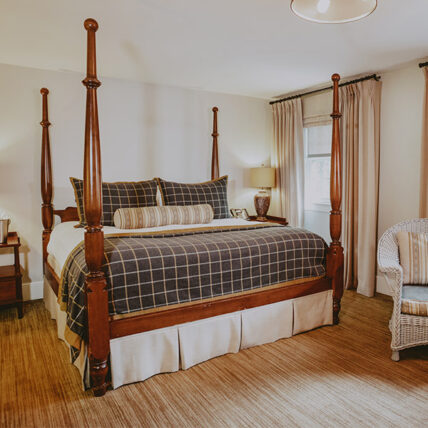 Superior Guestroom accommodations at Pillar and Post in Niagara on the Lake