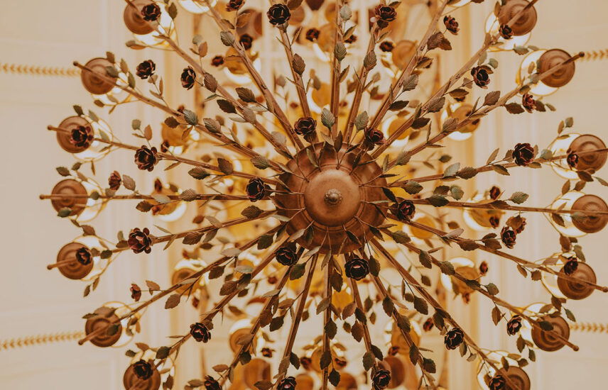 Large chandelier at Queen's Landing opulent Georgian mansion hotel in Niagara-on-the-Lake