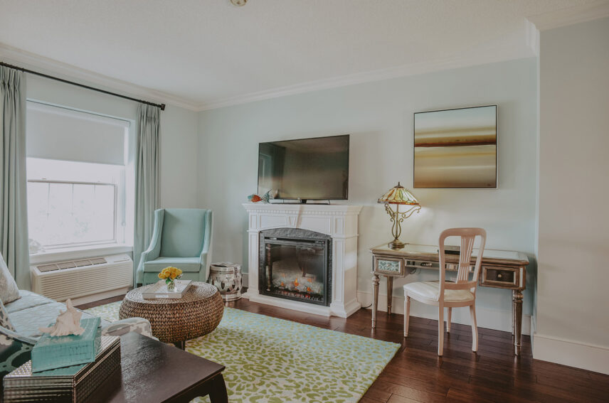 Guest suite with gas or electric fireplace at the Queens Landing Hotel in Niagara-on-the-Lake