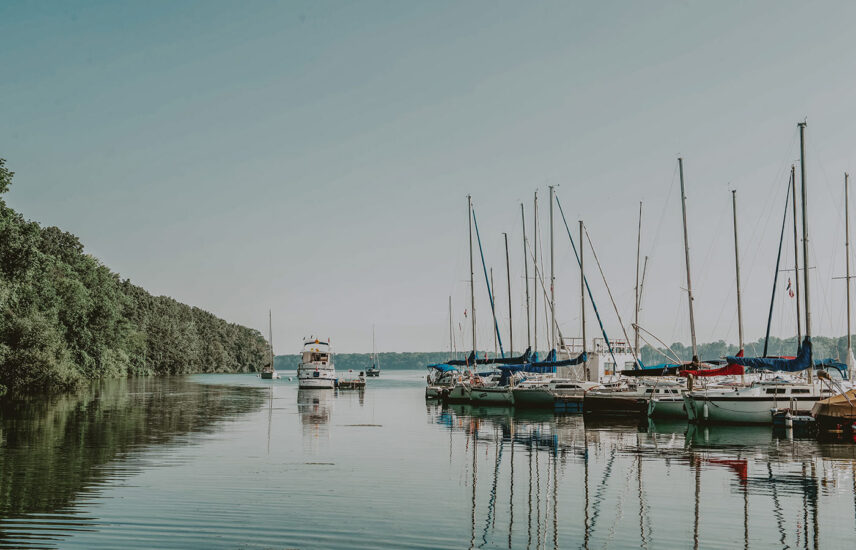 Explore Lake Ontario and local activities during your stay in Niagara-on-the-Lake